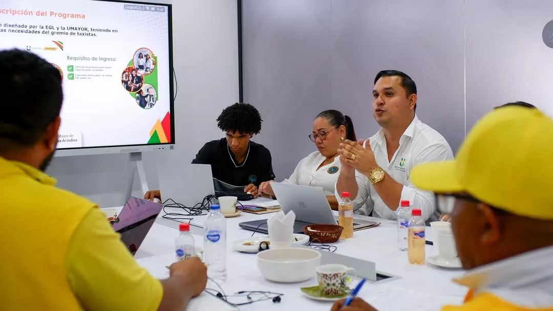 🚖 La Alcaldía Mayor de Cartagena de Indias, a través de la Escuela de Gobierno y Liderazgo, en articulación con la Secretaría de Educación Distrital y la Institución Universitaria Mayor de Cartagena, realizó una audiencia con el sindicato de taxistas de la ciudad.