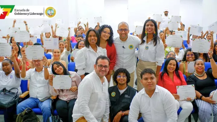 La Escuela de Gobierno y Liderazgo, en articulación con la Oficina Asesora de Informática, continúa impulsando el desarrollo de habilidades digitales a través de la estrategia Digitalízate Comunidad 2025.